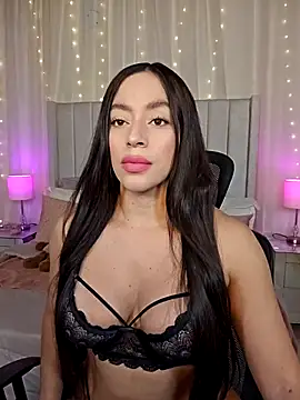 Snapshot of AriadnaTaylor chatting on July 19, 2026, 11:47 am AriadnaTaylor online show from July 19, 2026, 11:47 am