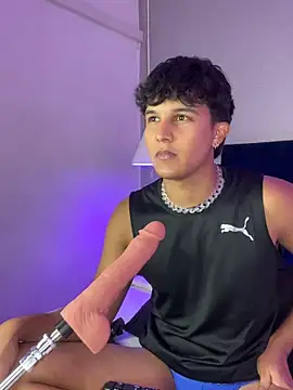 Leo Savage  online show from October 5, 2025, 11:35 pm