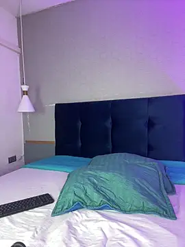 Leo Savage  online show from October 7, 2025, 4:09 am