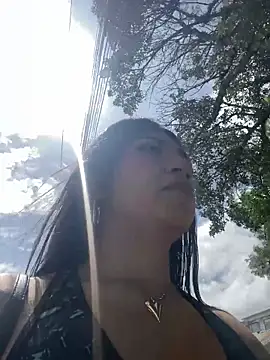 LiaSaenz27 online show from November 10, 2025, 3:11 pm