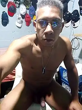 Snapshot of Sonic-75 chatting on October 18, 2025, 3:02 pm Sonic-75 online show from October 18, 2025, 3:02 pm