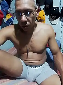 Snapshot of Sonic-75 chatting on October 31, 2025, 3:07 am Sonic-75 online show from October 31, 2025, 3:07 am