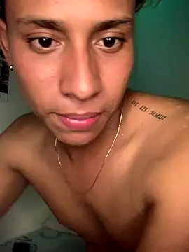 Snapshot of Patrick_Hott_ chatting on October 28, 2025, 2:15 am Patrick Hott online show from October 28, 2025, 2:15 am