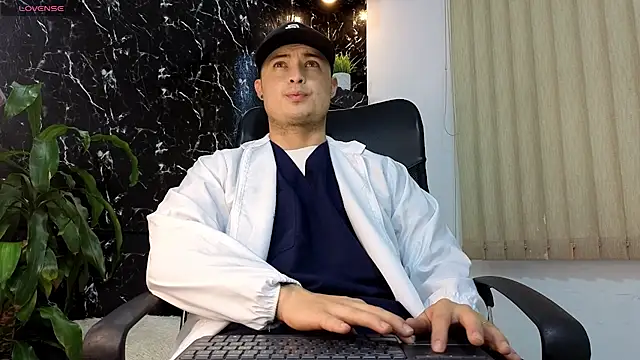 Alexander ferre online show from February 26, 2026, 11:42 am