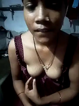 Snapshot of SEXY-MAHI4 chatting on September 25, 2025, 12:20 pm SEXY-MAHI4 online show from September 25, 2025, 12:20 pm