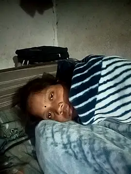 Snapshot of SEXY-MAHI4 chatting on November 19, 2025, 5:35 pm SEXY-MAHI4 online show from November 19, 2025, 5:35 pm