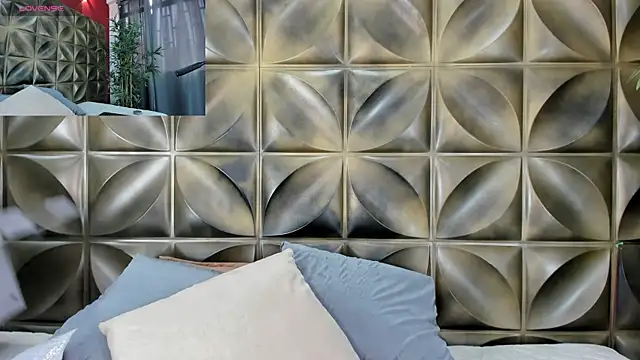 Snapshot of emily-santoss chatting on October 31, 2025, 1:56 pm emily-santoss online show from October 31, 2025, 1:56 pm