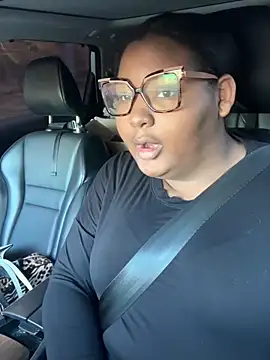 PoppyLuxe online show from November 29, 2025, 1:47 pm