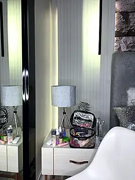 HannahCollyns online show from January 9, 2026, 2:09 pm