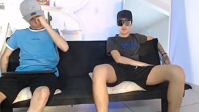 Snapshot of THREE_GUYS_HOT chatting on October 27, 2025, 7:18 pm THREE GUYS HOT online show from October 27, 2025, 7:18 pm