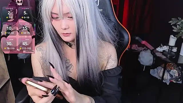 Snapshot of GothXRaven chatting on September 18, 2025, 3:47 pm GothXRaven online show from September 18, 2025, 3:47 pm