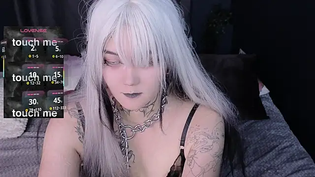 Snapshot of GothXRaven chatting on October 19, 2025, 5:13 pm GothXRaven online show from October 19, 2025, 5:13 pm