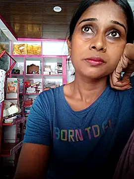 hotshreya69 online show from September 12, 2025, 8:25 am