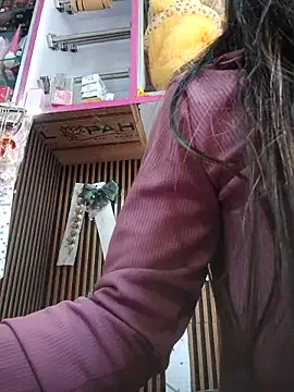 hotshreya69 online show from November 9, 2025, 9:40 am