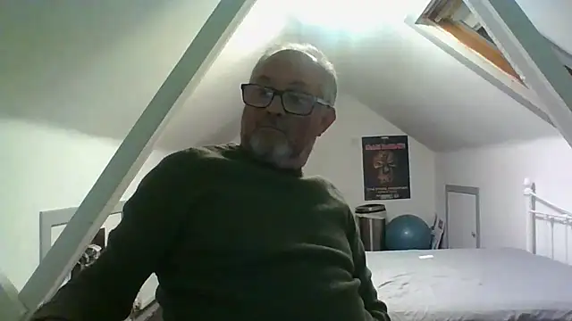 Snapshot of naughtygrandad1 chatting on February 19, 2026, 9:33 pm naughtygrandad1 online show from February 19, 2026, 9:33 pm