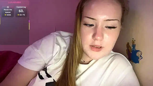 PandaFluff online show from September 9, 2025, 5:23 pm