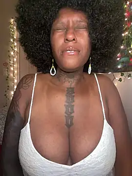 Snapshot of MistiSavannah chatting on June 11, 2026, 2:33 am MistiSavannah online show from June 11, 2026, 2:33 am