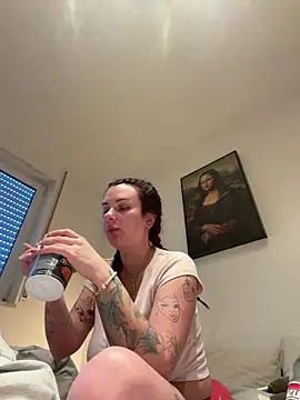 Snapshot of OliviaaFischer chatting on April 7, 2026, 10:37 am OliviaaFischer online show from April 7, 2026, 10:37 am