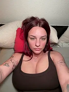 Snapshot of OliviaaFischer chatting on April 12, 2026, 11:43 pm OliviaaFischer online show from April 12, 2026, 11:43 pm