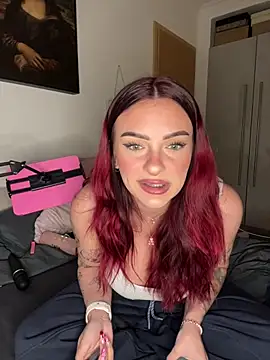 Snapshot of OliviaaFischer chatting on May 12, 2026, 7:00 pm OliviaaFischer online show from May 12, 2026, 7:00 pm
