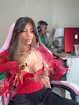 Snapshot of Sarajames chatting on November 12, 2025, 3:34 pm Sarajames online show from November 12, 2025, 3:34 pm