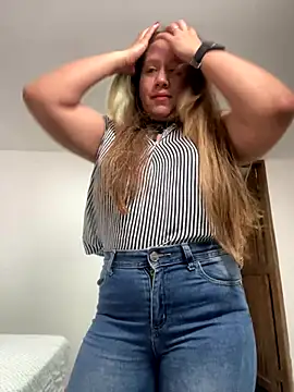 emma hot2006 online show from November 19, 2025, 6:30 pm