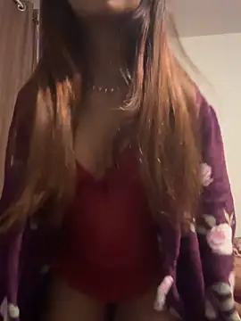 FadaPerigosa online show from May 24, 2026, 3:33 am