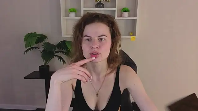 Wanda Gomez online show from April 14, 2026, 1:50 pm