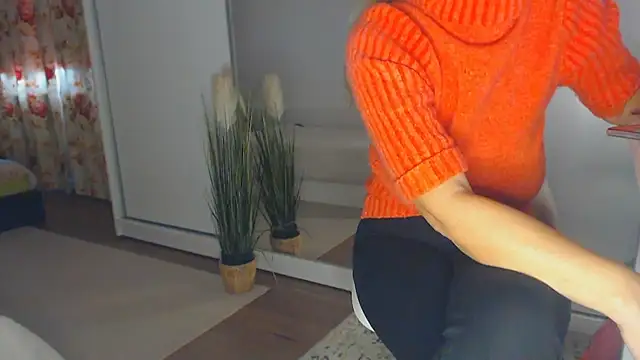 Snapshot of merlyn4 chatting on February 24, 2025, 1:21 pm merlyn4 online show from February 24, 2025, 1:21 pm