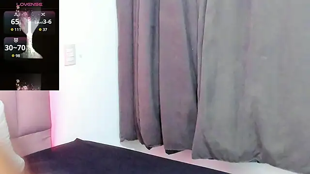 Snapshot of CandyAinsley chatting on October 16, 2025, 6:53 pm CandyAinsley online show from October 16, 2025, 6:53 pm