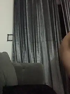 itsyourgirltee online show from February 4, 2026, 11:42 pm