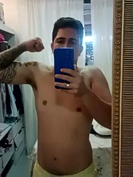 Picademel2525 online show from April 16, 2026, 2:18 pm