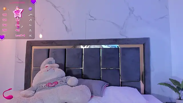 Doll Isa  online show from January 5, 2026, 6:55 pm