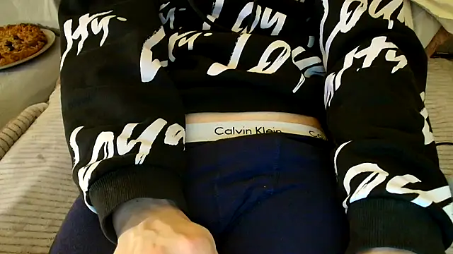 Breezydicksn online show from December 1, 2025, 10:04 pm