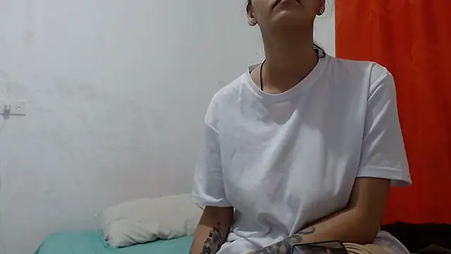 Crystal Star  online show from February 3, 2026, 2:33 pm