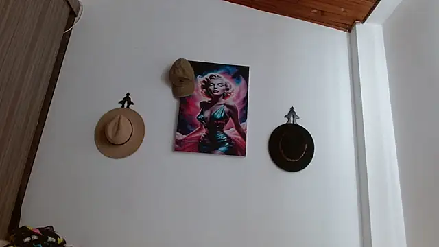 Crystal Star  online show from February 9, 2026, 3:49 pm