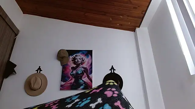 Crystal Star  online show from February 16, 2026, 12:01 pm