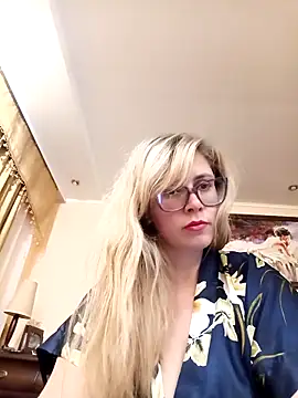 Crystal00Girl online show from October 23, 2025, 7:56 pm