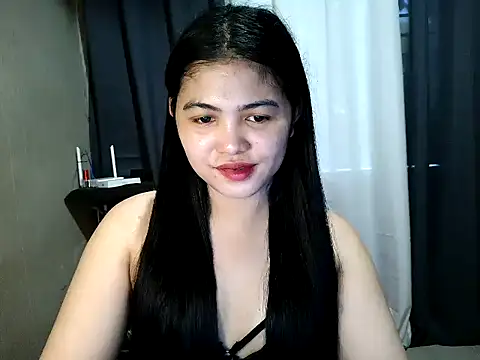 Snapshot of TrixieCollins chatting on November 17, 2025, 6:52 am TrixieCollins online show from November 17, 2025, 6:52 am