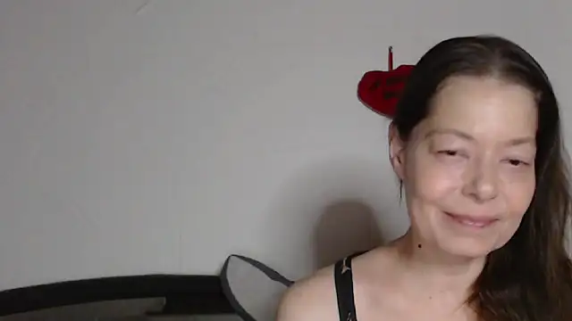 Snapshot of SexySarah177 chatting on March 24, 2026, 9:20 pm SexySarah177 online show from March 24, 2026, 9:20 pm