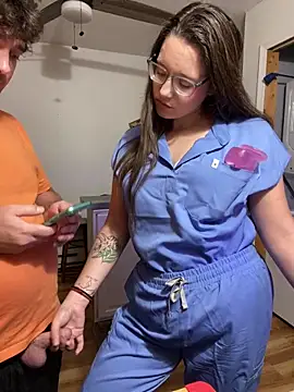 Snapshot of Mommasaurrex chatting on September 15, 2025, 1:16 am Mommasaurrex online show from September 15, 2025, 1:16 am