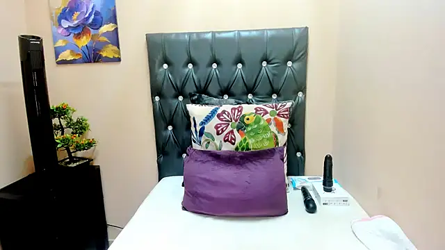 Snapshot of Toxicfantasy4u chatting on December 16, 2025, 6:07 am Toxicfantasy4u online show from December 16, 2025, 6:07 am