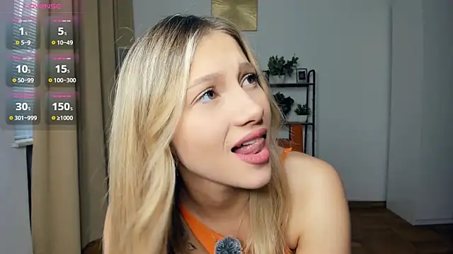 Snapshot of FaaBinaa chatting on October 14, 2025, 7:31 am FaaBinaa online show from October 14, 2025, 7:31 am