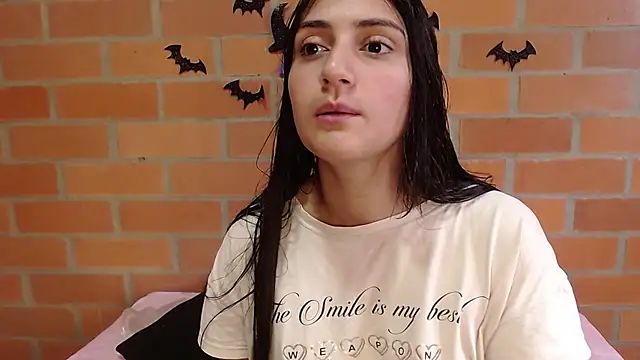 Montserrat Jay online show from October 29, 2025, 1:57 pm