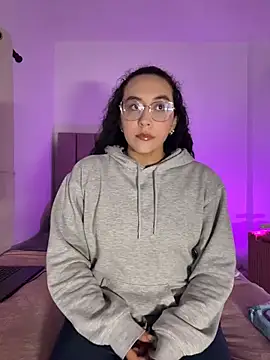 Snapshot of alehia_cute chatting on May 22, 2026, 11:32 pm alehia cute online show from May 22, 2026, 11:32 pm