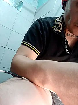 fboycdjuaez online show from April 6, 2026, 1:36 am