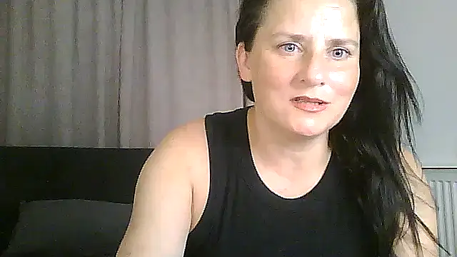 RachVanXX online show from July 10, 2026, 9:17 pm