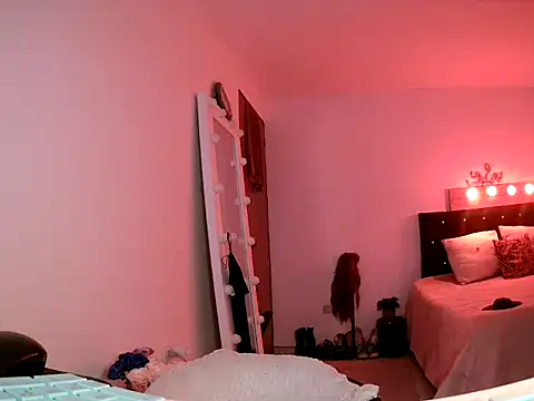 Miamourkendalls online show from September 8, 2025, 11:04 pm