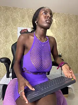 Snapshot of MorenaLush_Eup chatting on February 9, 2026, 2:15 am MorenaLush Eup online show from February 9, 2026, 2:15 am