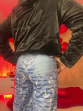 Snapshot of MorenaLush_Eup chatting on February 11, 2026, 1:10 am MorenaLush Eup online show from February 11, 2026, 1:10 am